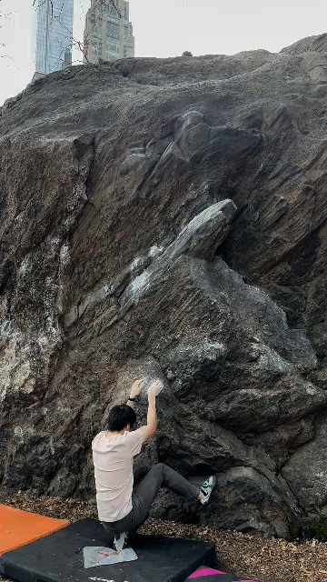 V0 The Horn climbing video by Eric Yang