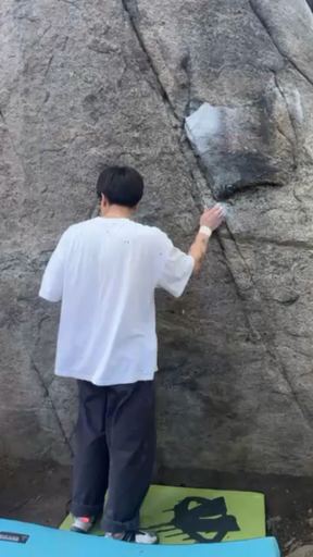 V3 Right Flank climbing video by Hux